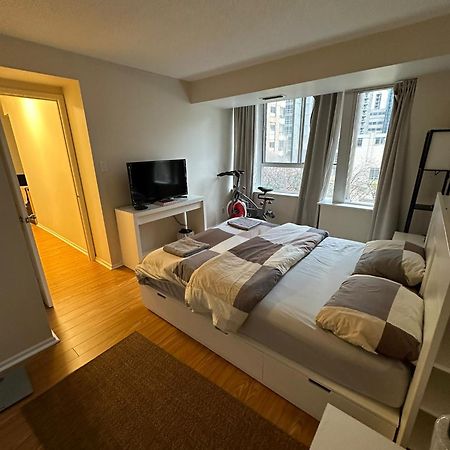 Best Location In Downtown- Walking To Eaton Centre, Nathan Phillips Square, Yonge-Dundas, Ikea,Transit Toronto Dış mekan fotoğraf