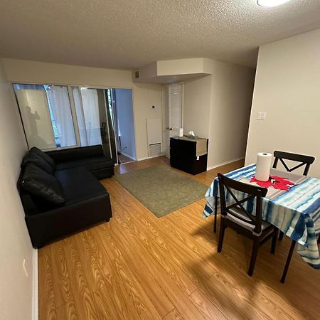Best Location In Downtown- Walking To Eaton Centre, Nathan Phillips Square, Yonge-Dundas, Ikea,Transit Toronto Dış mekan fotoğraf