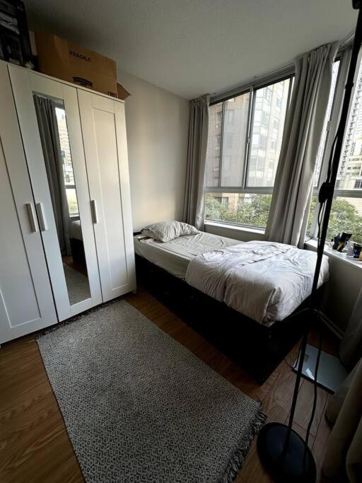 Best Location In Downtown- Walking To Eaton Centre, Nathan Phillips Square, Yonge-Dundas, Ikea,Transit Toronto Dış mekan fotoğraf
